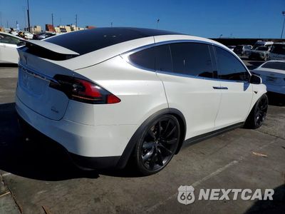 Trzecie zdjęcie samochodu z tyłu: 2017 TESLA MODEL X VIN:5YJXCBE21HF044050 - miniatura