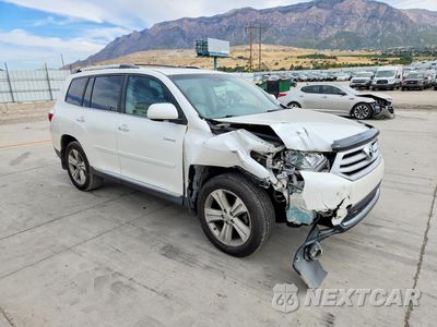 Czwarte zdjęcie samochodu z boku: 2013 TOYOTA HIGHLANDER LIMITED VIN:5TDDK3EH8DS190872 - miniatura