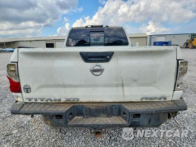 Zdjęcie 6 z 13 samochodu: 2016 NISSAN TITAN XD PRO-4X VIN:1N6BA1F41GN512673 - miniatura