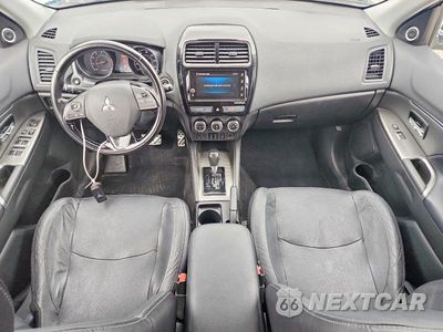 Zdjęcie 8 z 13 samochodu: 2018 MITS OUTLANDER VIN:JA4AP4AW7JZ014172 - miniatura