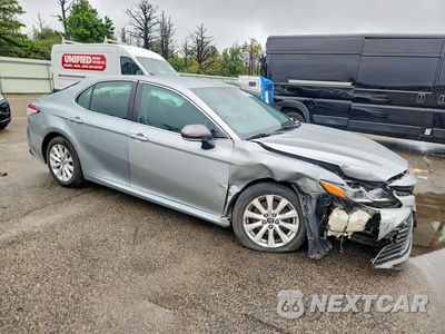 Czwarte zdjęcie samochodu z boku: 2018 TOYOTA CAMRY LE VIN:4T1B11HK0JU541783 - miniatura