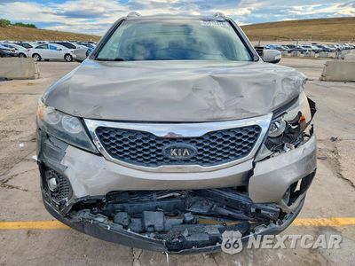 Piąte zdjęcie samochodu w środku: 2011 KIA SORENTO EX VIN:5XYKUDA21BG055624 - miniatura