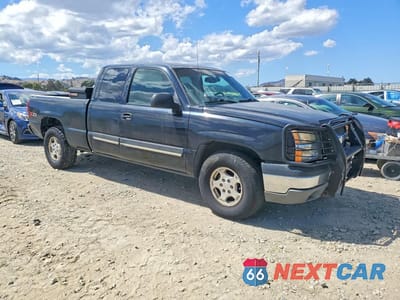 Czwarte zdjęcie samochodu z boku: 2003 CHEVROLET SILVERADO K1500 VIN:2GCEK19T031148774 - miniatura