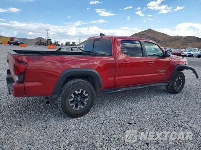 Trzecie zdjęcie samochodu z tyłu: 2018 TOYOTA TACOMA TRD OFF-ROAD VIN:3TMDZ5BN2JM047820 - miniatura