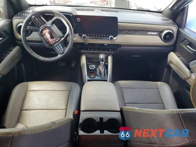 Zdjęcie 8 z 12 samochodu: 2024 CHEVROLET COLORADO ZR2 VIN:1GCPTFEK0R1216215 - miniatura