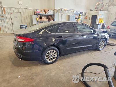 Trzecie zdjęcie samochodu z tyłu: 2017 FORD FUSION S VIN:3FA6P0G78HR237782 - miniatura