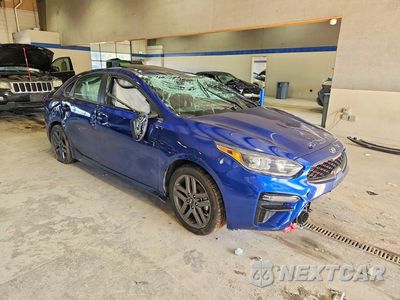 Czwarte zdjęcie samochodu z boku: 2021 KIA FORTE GT LINE VIN:3KPF34ADXME418380 - miniatura