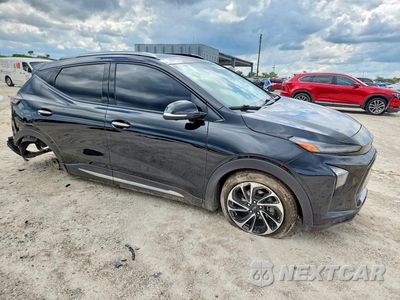 Czwarte zdjęcie samochodu z boku: 2023 CHEVROLET BOLT EUV PREMIER VIN:1G1FZ6S05P4113938 - miniatura