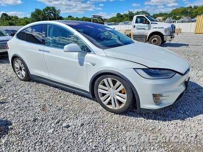 Czwarte zdjęcie samochodu z boku: 2016 TESLA MODEL X VIN:5YJXCBE22GF013193 - miniatura