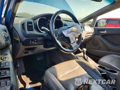 Zdjęcie 8 z 12 samochodu: 2014 KIA FORTE EX VIN:KNAFZ4A86E5058150 - miniatura