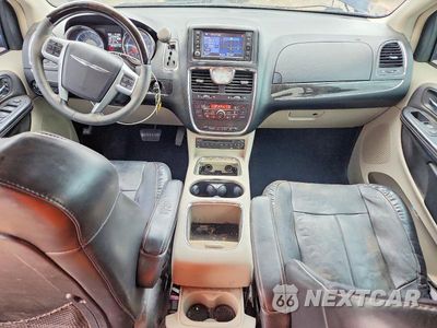 Zdjęcie 8 z 14 samochodu: 2012 CHRYSLER TOWN & COUNTRY LIMITED VIN:2C4RC1GG5CR218064 - miniatura