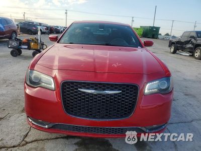 Piąte zdjęcie samochodu w środku: 2017 CHRYSLER 300 S VIN:2C3CCAGG9HH637591 - miniatura
