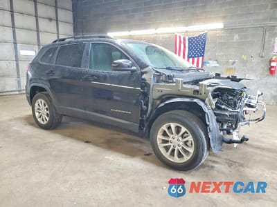 Czwarte zdjęcie samochodu z boku: 2022 JEEP CHEROKEE LATITUDE LUX VIN:1C4PJMMX6ND548904 - miniatura
