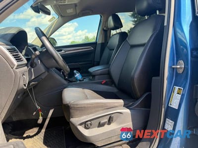 Piąte zdjęcie samochodu w środku: 2019 VOLKSWAGEN ATLAS SE VIN:1V2UR2CA3KC548517 - miniatura