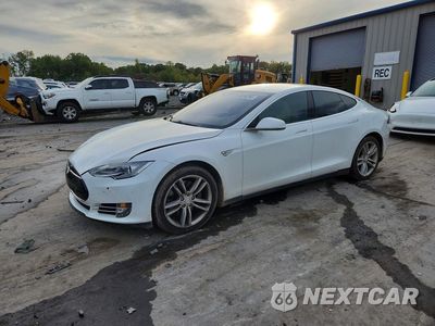 2015 TESLA MODEL S 5YJSA1E1XFF120296 - główne zdjęcie licytacji z USA - miniatura