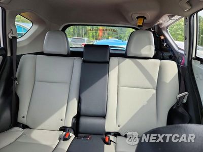 Zdjęcie 10 z 13 samochodu: 2017 TOYOTA RAV4 LIMITED VIN:JTMDFREVXHJ706486 - miniatura
