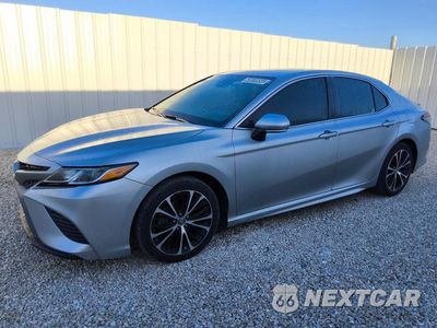 2018 TOYOTA CAMRY SE 4T1B11HKXJU147031 - główne zdjęcie licytacji z USA - miniatura