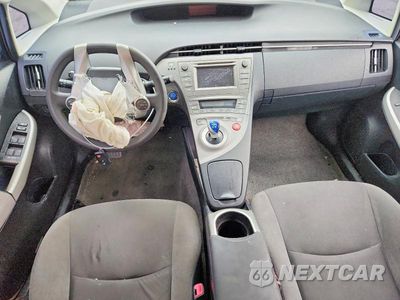 Zdjęcie 8 z 13 samochodu: 2012 TOYOTA PRIUS TWO VIN:JTDKN3DU5C1516944 - miniatura