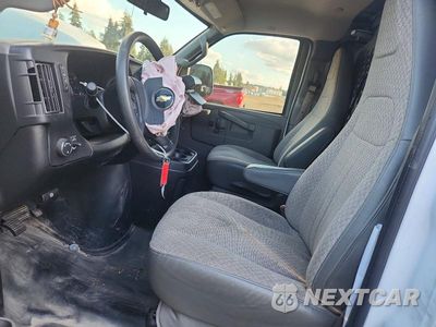 Zdjęcie 7 z 12 samochodu: 2019 CHEVROLET EXPRESS G2500 VIN:1GCWGAFPXK1162683 - miniatura