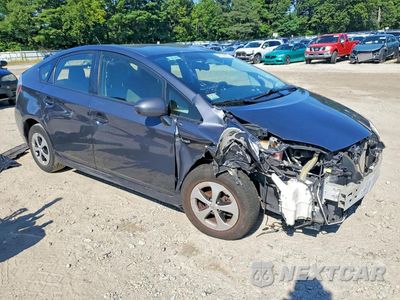 Czwarte zdjęcie samochodu z boku: 2015 TOYOTA PRIUS TWO VIN:JTDKN3DU6F1900543 - miniatura