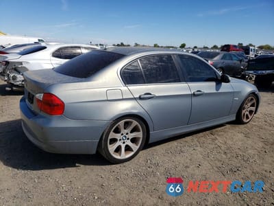 Trzecie zdjęcie samochodu z tyłu: 2006 BMW 330 I VIN:WBAVB33536KR73618 - miniatura