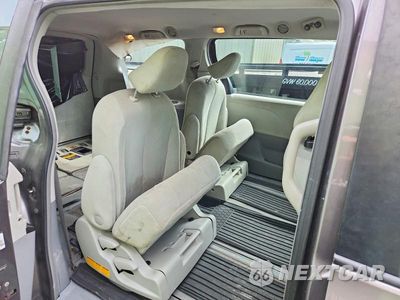 Zdjęcie 11 z 13 samochodu: 2011 TOYOTA SIENNA BASE 7-PASSENGER VIN:5TDZK3DCXBS040755 - miniatura
