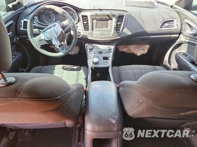 Zdjęcie 8 z 12 samochodu: 2015 CHRYSLER 200 LIMITED VIN:1C3CCCABXFN714059 - miniatura