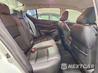 Zdjęcie 10 z 13 samochodu: 2019 NISSAN ALTIMA SR VIN:1N4BL4CV4KC180752 - miniatura