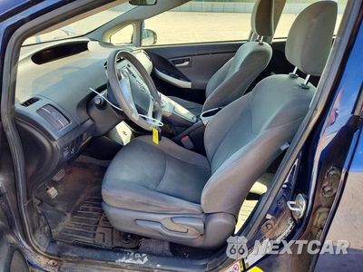 Zdjęcie 7 z 12 samochodu: 2014 TOYOTA PRIUS TWO VIN:JTDKN3DU6E1764929 - miniatura