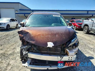 Piąte zdjęcie samochodu w środku: 2024 TOYOTA SIENNA LE VIN:5TDKRKEC0RS207611 - miniatura