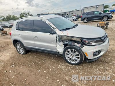 Czwarte zdjęcie samochodu z boku: 2012 VOLKSWAGEN TIGUAN S VIN:WVGAV7AX4CW511217 - miniatura