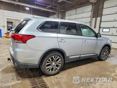 Trzecie zdjęcie samochodu z tyłu: 2016 MITSUBISHI OUTLANDER SE VIN:JA4AZ3A38GZ002681 - miniatura