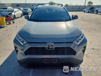 Piąte zdjęcie samochodu w środku: 2020 TOYOTA RAV4 XLE VIN:2T3W1RFV9LW074824 - miniatura