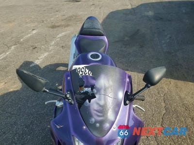Piąte zdjęcie samochodu w środku: 2004 SUZUKI GSX-R600 K VIN:JS1GN7CA142103798 - miniatura