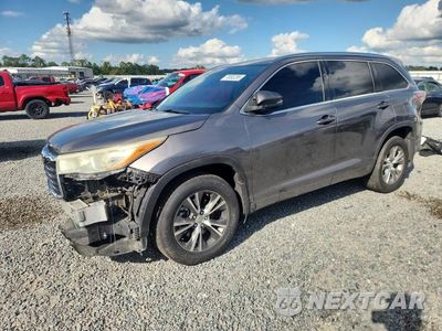 2015 TOYOTA HIGHLANDER XLE 5TDJKRFH1FS103515 - główne zdjęcie licytacji z USA - miniatura