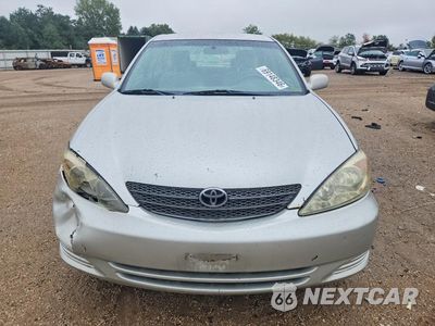 Piąte zdjęcie samochodu w środku: 2004 TOYOTA CAMRY LE VIN:4T1BE32K84U352747 - miniatura