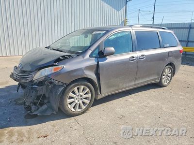 2015 TOYOTA SIENNA XLE 7-PASSENGER 5TDDK3DC6FS113538 - główne zdjęcie licytacji z USA - miniatura