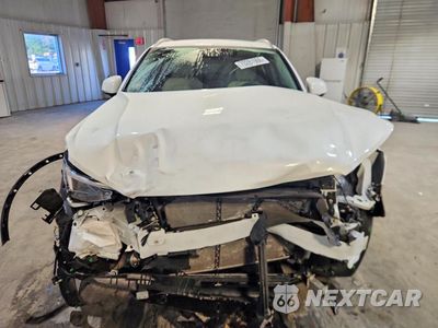 Piąte zdjęcie samochodu w środku: 2024 VOLVO XC40 PLUS VIN:YV4L12UE5R2207235 - miniatura