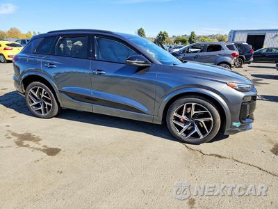 Czwarte zdjęcie samochodu z boku: 2025 AUDI SQ6 E-TRON PRESTIGE VIN:WA135BGF4SA034406 - miniatura