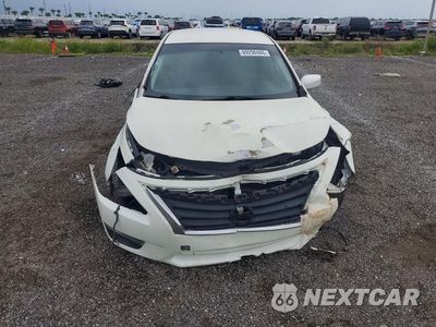 Piąte zdjęcie samochodu w środku: 2015 NISSAN ALTIMA 2.5 S VIN:1N4AL3AP2FN359666 - miniatura