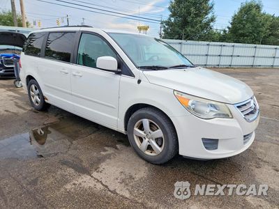 Czwarte zdjęcie samochodu z boku: 2011 VOLKSWAGEN ROUTAN SE VIN:2V4RW3DG5BR636488 - miniatura