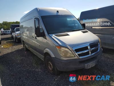 Czwarte zdjęcie samochodu z boku: 2008 DODGE SPRINTER 2500 DELIVERY VAN VIN:WD0PE845785270031 - miniatura