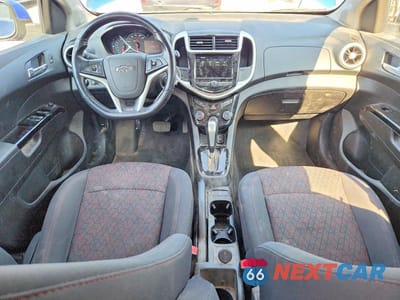 Zdjęcie 8 z 13 samochodu: 2019 CHEVROLET SONIC LT VIN:1G1JD6SB9K4110446 - miniatura