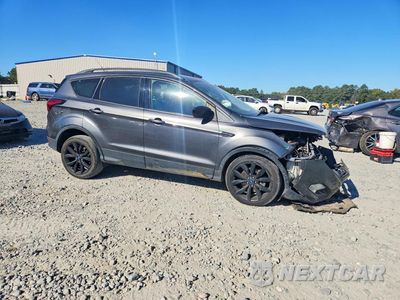 Czwarte zdjęcie samochodu z boku: 2019 FORD ESCAPE SE VIN:1FMCU9GDXKUA43847 - miniatura