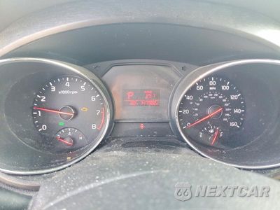 Zdjęcie 9 z 13 samochodu: 2016 KIA SEDONA LX VIN:KNDMB5C12G6151510 - miniatura