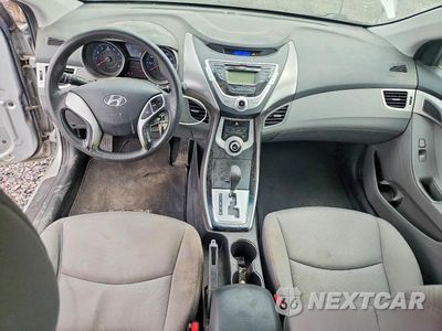 Zdjęcie 8 z 13 samochodu: 2012 HYUNDAI ELANTRA GLS VIN:5NPDH4AE2CH090755 - miniatura