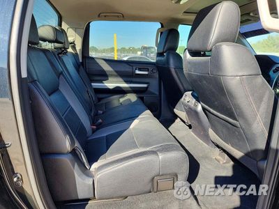 Zdjęcie 10 z 12 samochodu: 2018 TOYOTA TUNDRA CREWMAX LIMITED VIN:5TFHW5F16JX773451 - miniatura