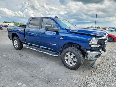 Czwarte zdjęcie samochodu z boku: 2023 RAM 2500 BIG HORN VIN:3C6UR5DL4PG654053 - miniatura