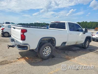 Trzecie zdjęcie samochodu z tyłu: 2024 CHEVROLET SILVERADO K3500 LT VIN:1GC5YTE7XRF382120 - miniatura