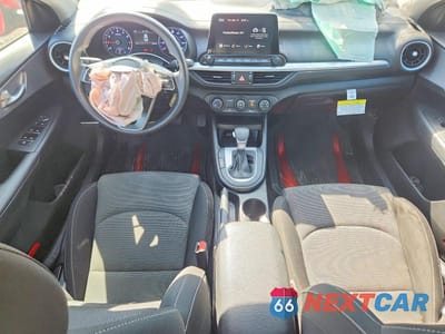 Zdjęcie 8 z 13 samochodu: 2023 KIA FORTE LXS VIN:3KPF24AD9PE596997 - miniatura